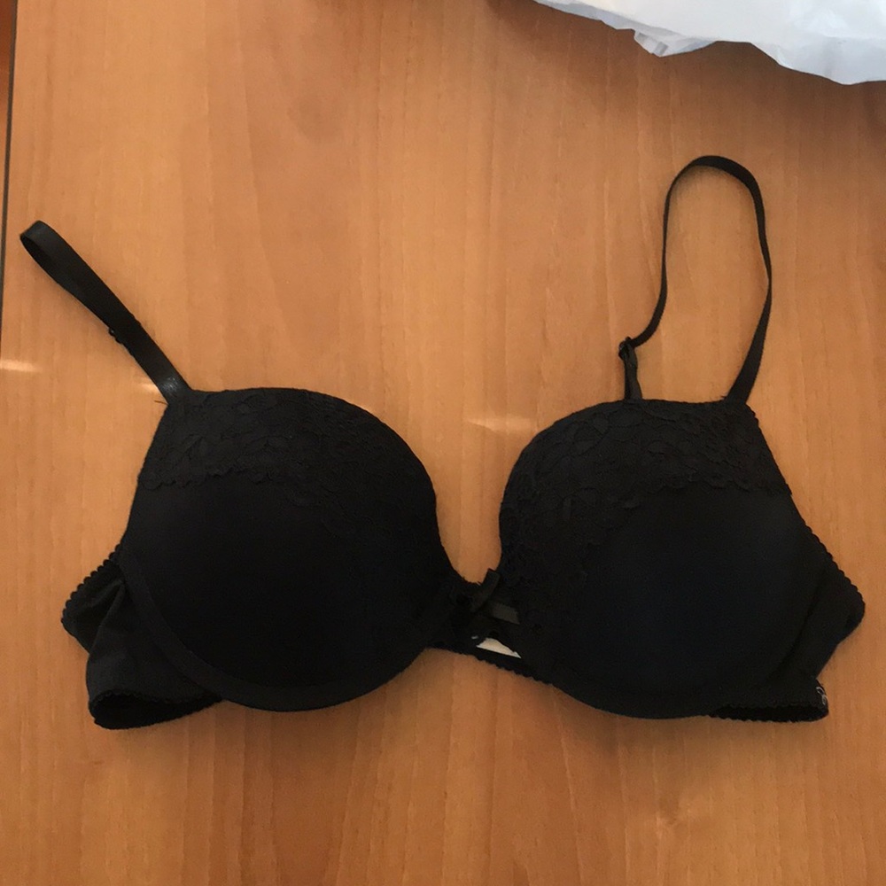 Jessica Simpson Bra size 36B